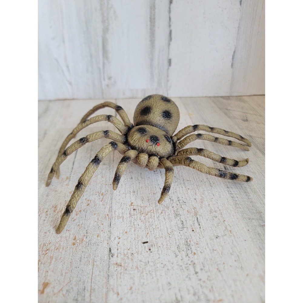 Rubber tarantula spider spotted unique scary prop fake Halloween home decor